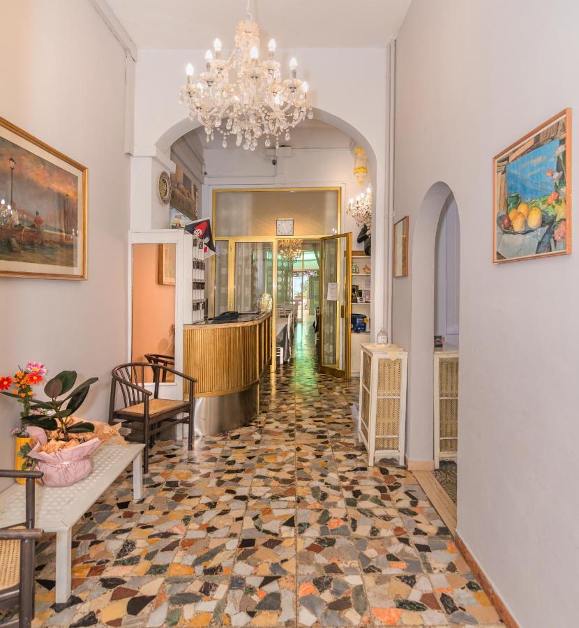 Hotel Stella Del Mare เวียเรจโจ ภายนอก รูปภาพ